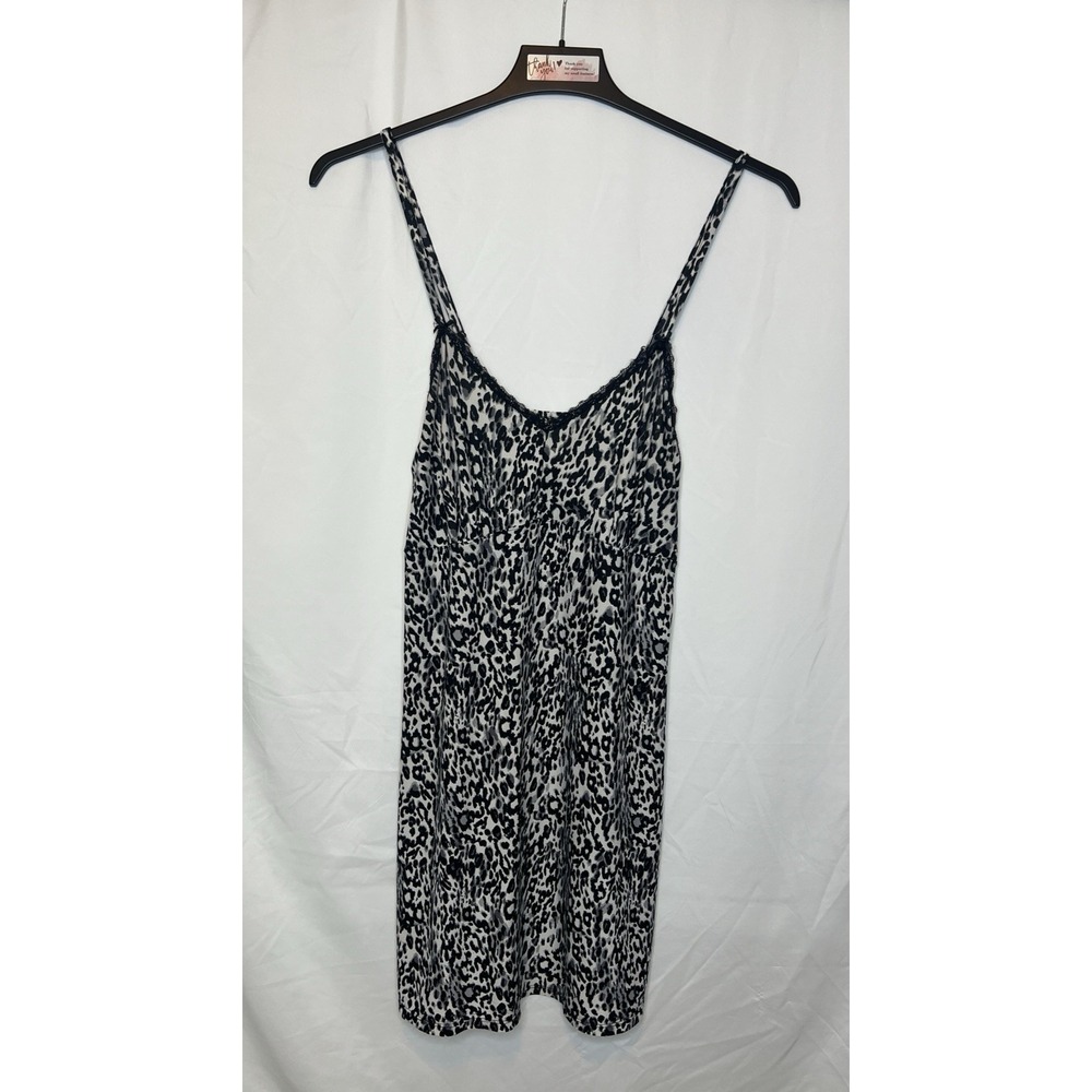 Delta Burke Women's Size 1X Black & White Animal Print Babydoll Gown and‎ Robe